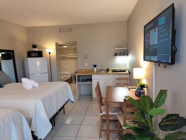 2 slaapkamers, een strijkplank/strijkijzer, wifi, beddengoed