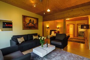 Junior Studio Suite, Lake View | Living area - Seeblick Hotel und Restaurant Rössli (Quarten)
