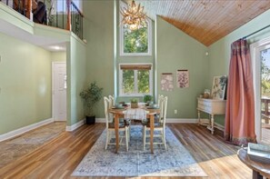 Dining - Hiwassee Riverfront 3 BR House (Decatur)