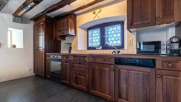 Réfrigérateur, micro-ondes, four, lave-vaisselle