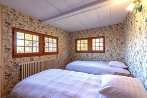 6 chambres, fer et planche à repasser, Wi-Fi gratuit, draps fournis