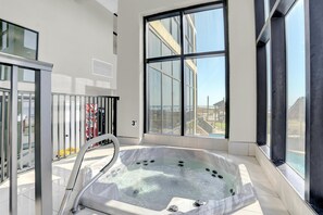 Interior - Phoenix I 1097 (Orange Beach)