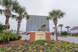 Condo, Multiple Beds (Sanibel 1805) | Property grounds