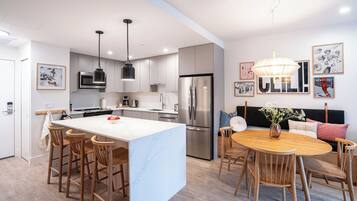 Design Condo, Balcony, Mountain View | In-room dining