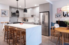 Design Condo, Balcony, Mountain View | Private kitchen - The Céilí Cottage (Revelstoke)