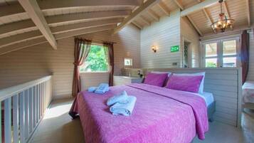 1 bedroom, in-room safe, iron/ironing board, free WiFi