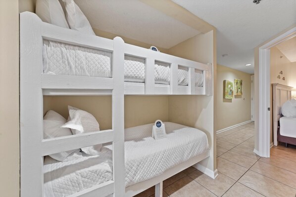 Condo, 1 King Bed with Sofa bed (Tradewinds 1103) | 1 bedroom