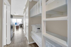 Condo, 1 Queen Bed with Sofa bed (Tradewinds 1303) | 1 bedroom