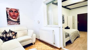 Economy Room | Bed sheets