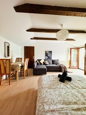 Bed sheets - 7 private Rooms in a spacious Villa (Vienna)