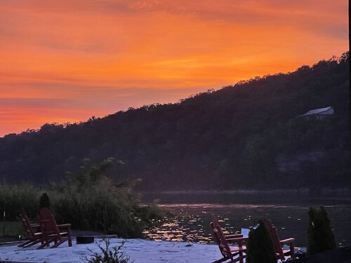 White Oak Landing RV, Charming river side gated RV park Near historic Clifton TN