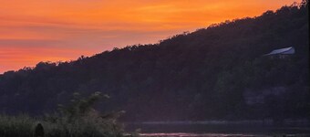 White Oak Landing RV, Charming river side gated RV park Near historic Clifton TN