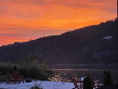 White Oak Landing RV, Charming river side gated RV park Near historic Clifton TN