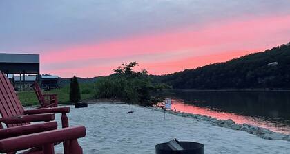White Oak Landing RV, Charming river side gated RV park Near historic Clifton TN
