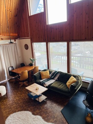 Cheminée, chaîne hi-fi