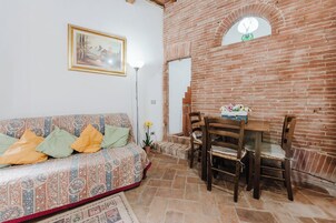 Classic Studio, Valley View | Living area