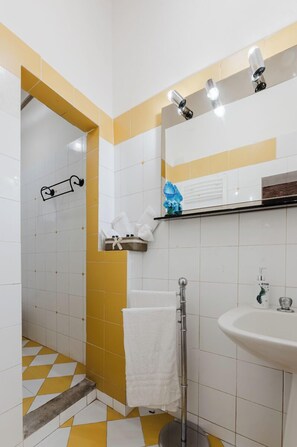 Classic Studio, Valley View | Bathroom