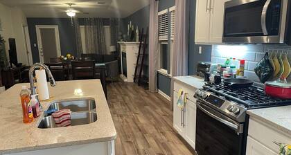 Spacious 3-bedroom house with AC, fitness room, WiFi in Leander/North Austin