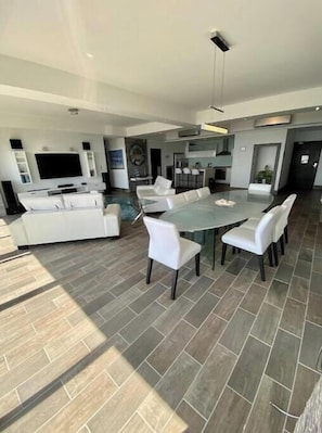 Dining - •Amazing Beachfront Condo• (Cancun)
