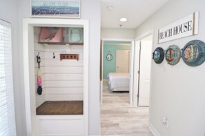 2 bedrooms, iron/ironing board, free WiFi, bed sheets - Beach Resort Perfection! (New Smyrna Beach)