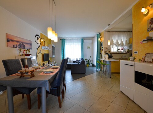Radovani Peaceful and Serene Apartment with Terrace - Two Bedroom Apartment with Terrace