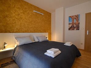 4 Schlafzimmer, Bügeleisen/Bügelbrett, WLAN, Bettwäsche