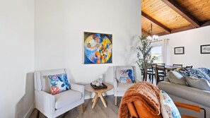 Smart TV, fireplace, books - Updated 5BR ocean view villa in Mendocino - Fort Bragg with firepit & hot tub (Fort Bragg)