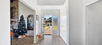 Updated 5BR ocean view villa in Mendocino - Fort Bragg with firepit & hot tub