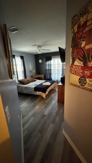 1 chambre, fer et planche à repasser, Wi-Fi gratuit