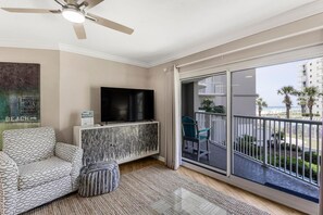 Apartment, Mehrere Betten (Tradewinds 106) | Wohnbereich
