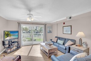 Condo, Multiple Beds (Tradewinds 106)