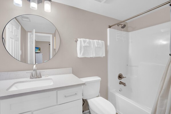 Condo, Multiple Beds (Tradewinds 106)