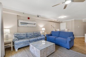 Apartment, Mehrere Betten (Tradewinds 106) | Wohnbereich