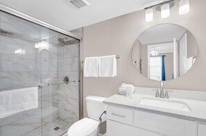 Condo, Multiple Beds (Tradewinds 106) | Bathroom