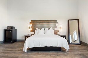 9 bedrooms, iron/ironing board, WiFi, bed sheets