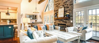 Dock & Hot Tub at High Rock Lake Retreat