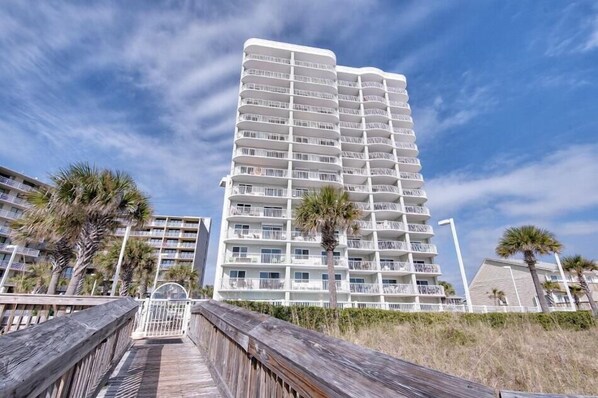Condo, 1 King Bed with Sofa bed (Tradewinds 903) | Property grounds