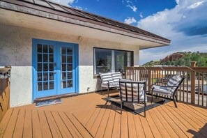 Terrace/patio - 2BD Penthouse, Pet Friendly! (Colorado Springs)
