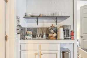 Interior - 2BD Apartment, Pet Friendly! (Colorado Springs)