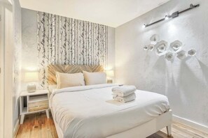 2 bedrooms, iron/ironing board, WiFi, bed sheets - 2BD Apartment, Pet Friendly! (Colorado Springs)