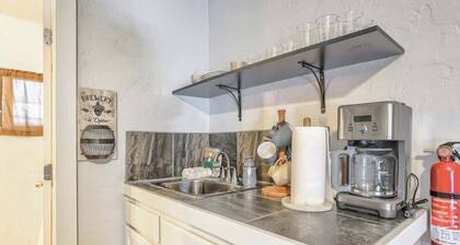 2BD Apartment, Pet Friendly!