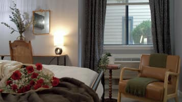 1 slaapkamer, een bureau, een strijkplank/strijkijzer, gratis wifi