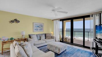 Condo, 2 Queen Beds (Wind Drift 501E) | Living area
