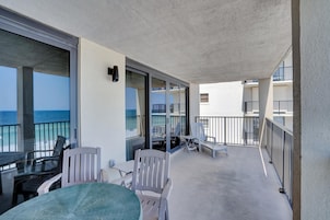 Condo, 2 Queen Beds (Wind Drift 501E) | Outdoor dining