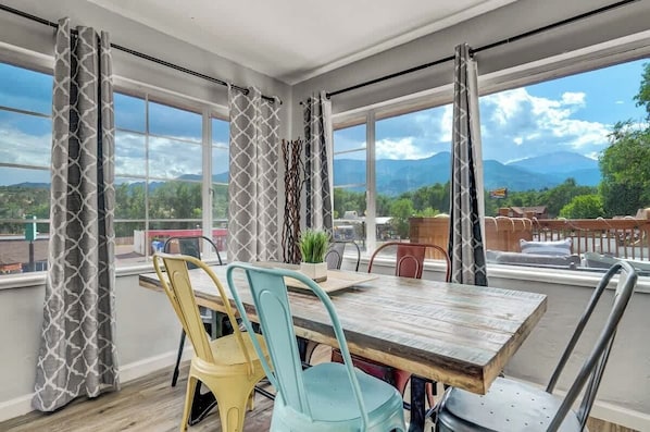Family Apartment, Mountain View | Living area