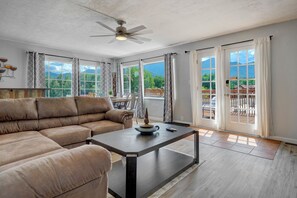 Family Apartment, Mountain View | Premium bedding, memory foam beds, free WiFi