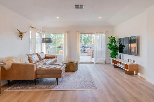 Casa De Wells at Indian Palms Country Club - 2 Bedroom with Waterfall View