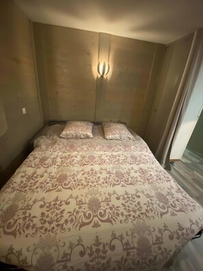 1 室のベッドルーム