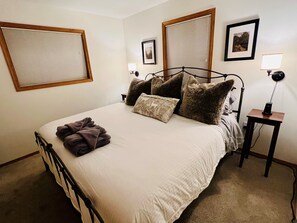 3 chambres, fer et planche à repasser, lit parapluie, Wi-Fi