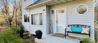Cozy 3-bedroom cottage with AC and WiFi in lovely Albrightsville
